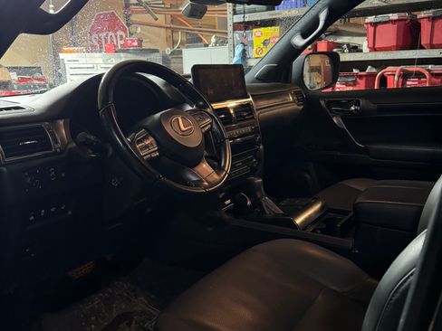 Used 2022 Lexus GX 460 w/ Black Line Special Edition image 9