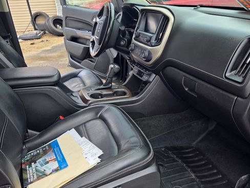 Used 2017 GMC Canyon Denali image 9