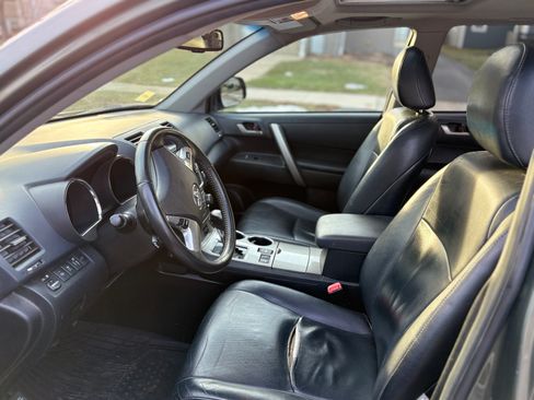 Used 2013 Toyota Highlander SE image 11