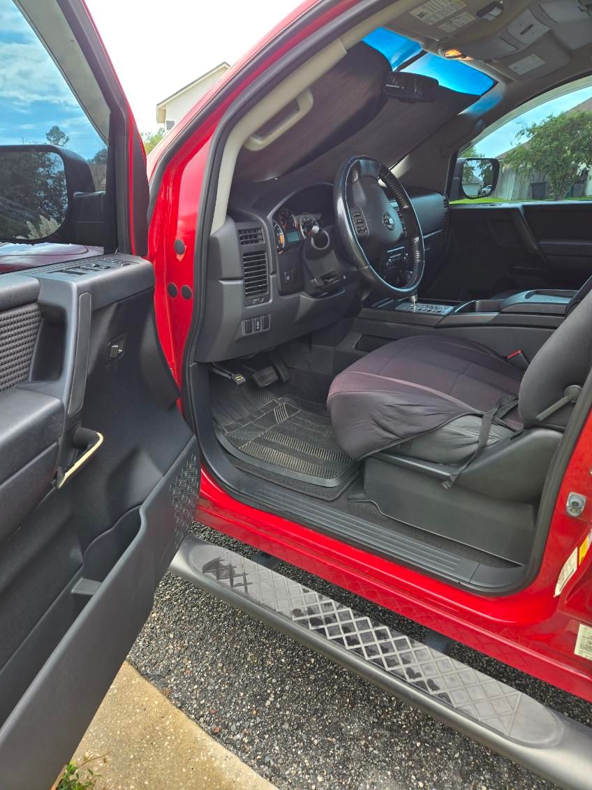 Used 2012 Nissan Titan SV w/ SV Value Truck Pkg RWD image 6
