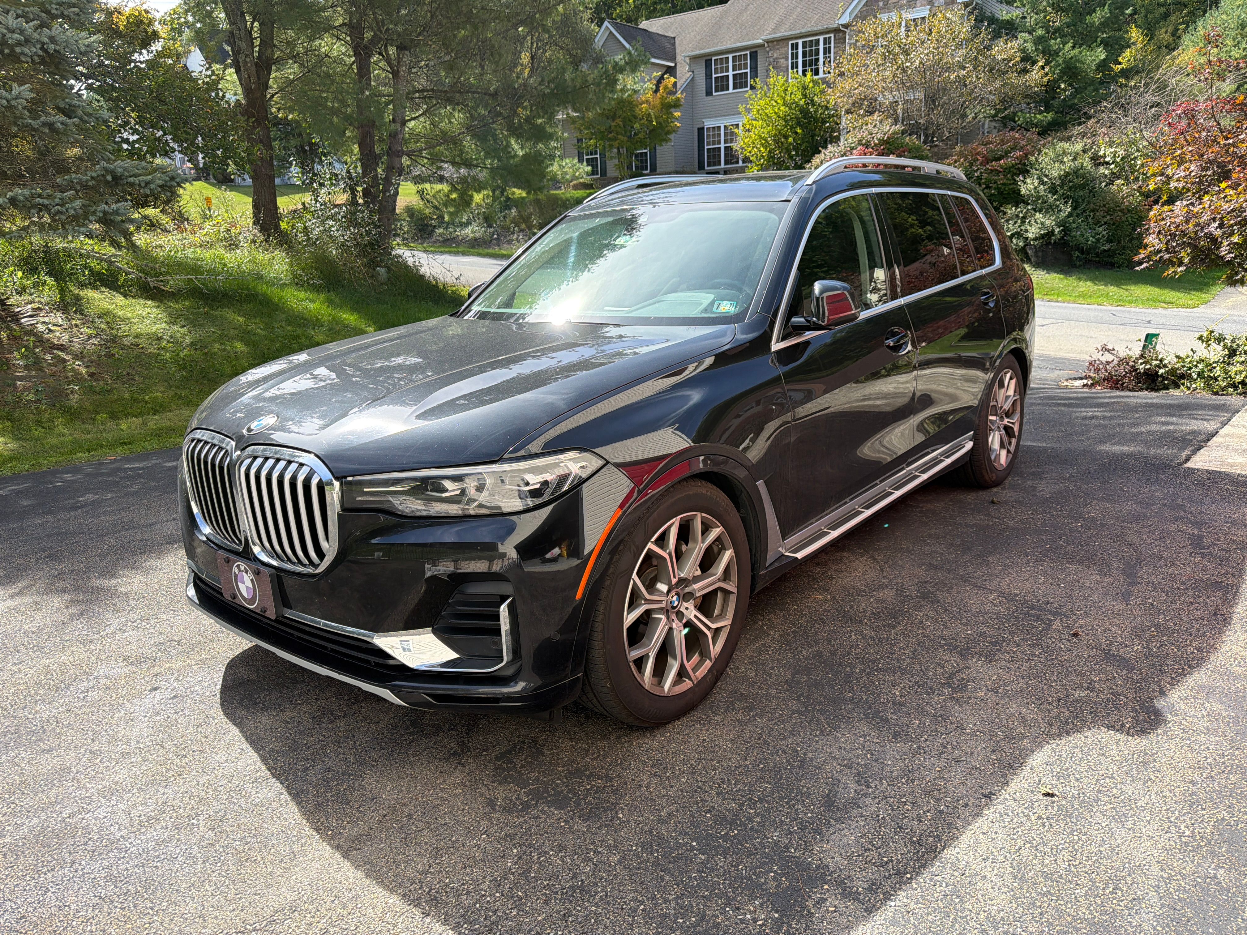 Used 2021 BMW X7 xDrive40i w/ Parking Assistance Package AWD/4WD image 1