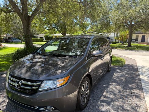 Used 2015 Honda Odyssey Touring image 5