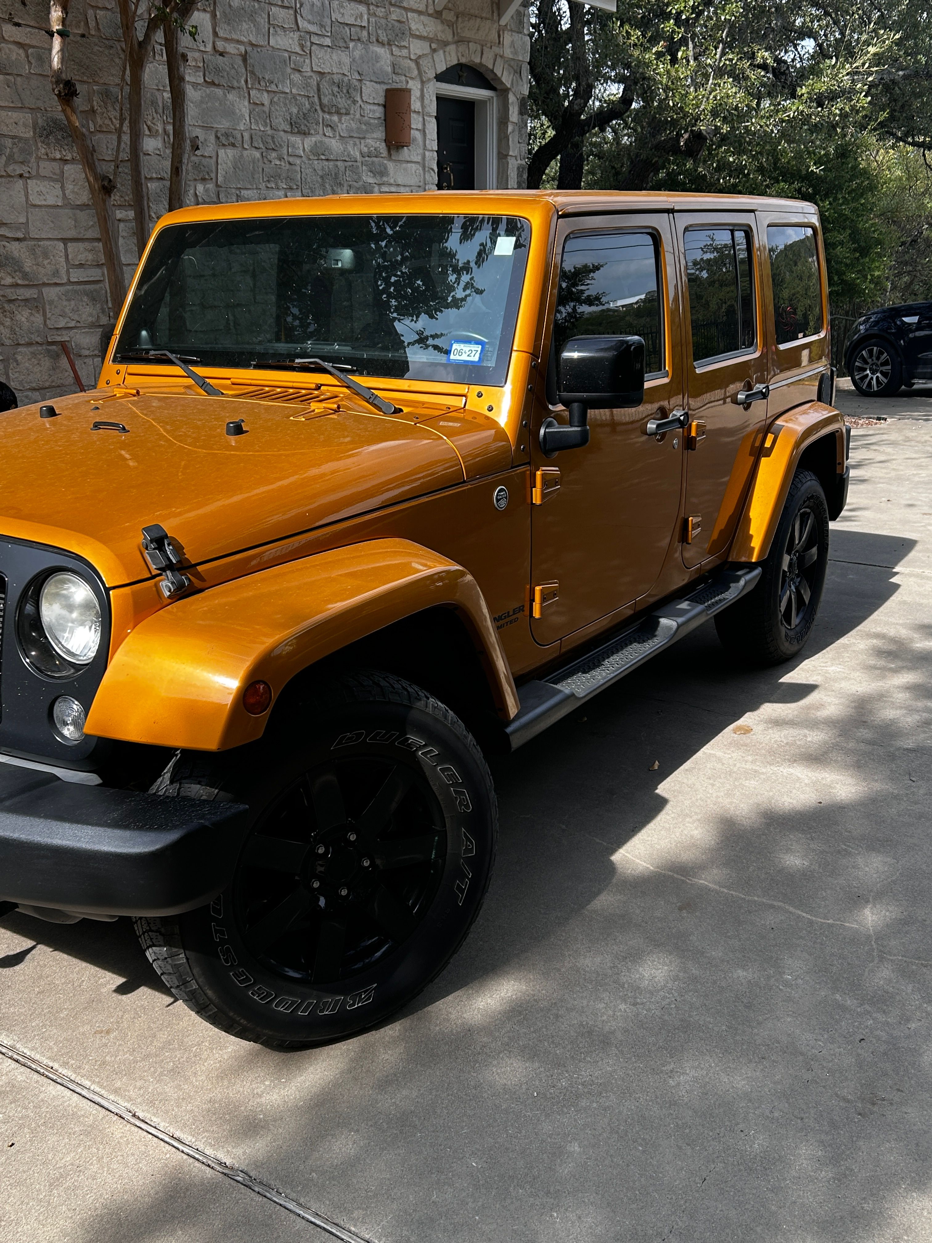 Used 2014 Jeep Wrangler Unlimited Sahara AWD/4WD image 2