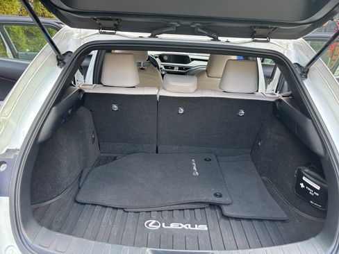 Used 2021 Lexus UX 200 w/ Accessory Package (Z2) image 6