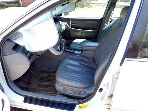 Used 2000 Toyota Avalon XLS image 12