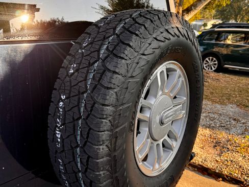 Used 2007 HUMMER H3 image 11