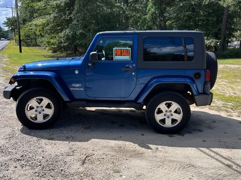 Used 2010 Jeep Wrangler Sahara w/ Dual Top Group image 2