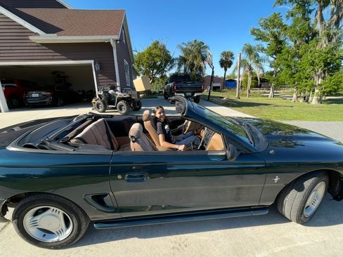 Used 1995 Ford Mustang Convertible image 1