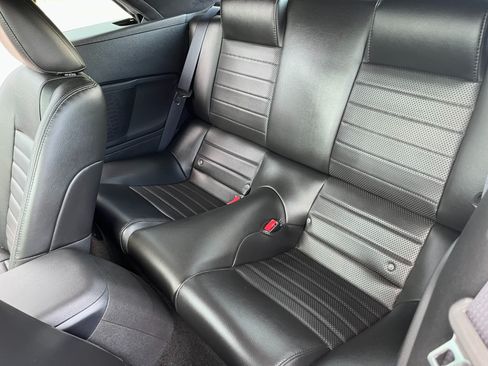 Used 2006 Ford Mustang GT image 9