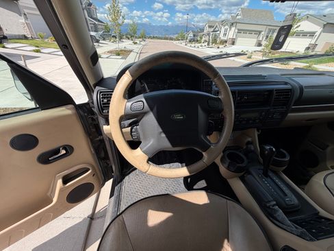 Used 2004 Land Rover Discovery SE AWD/4WD image 16