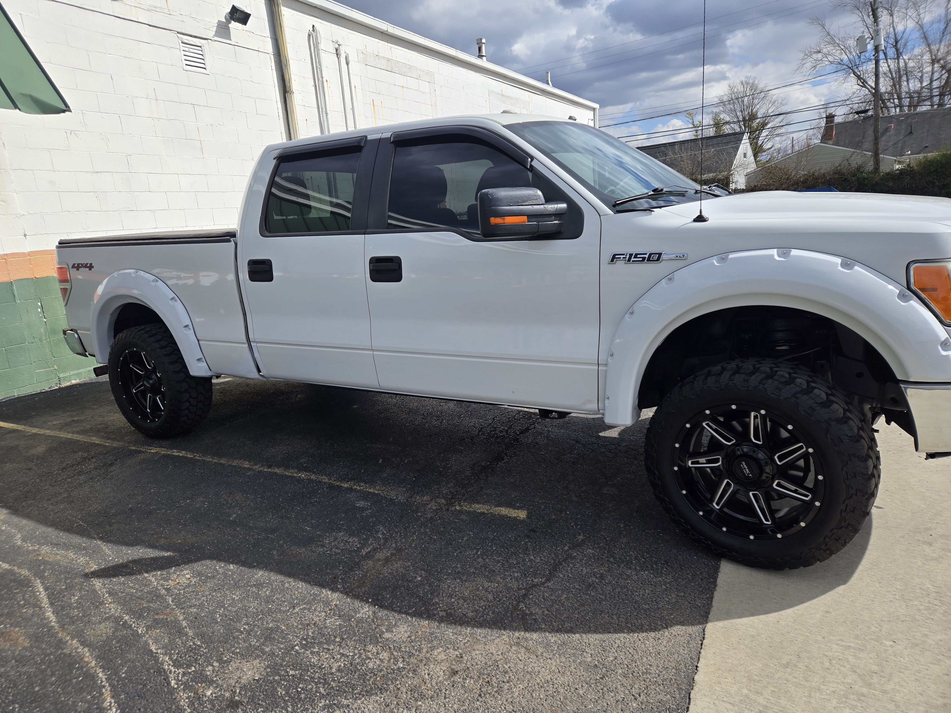 Used 2011 Ford F150 XLT w/ Trailer Tow Pkg AWD/4WD image 4