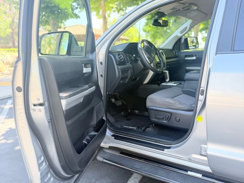Used 2016 Toyota Tundra SR5 w/ SR5 Upgrade Package RWD image 11