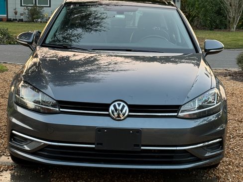 Used 2020 Volkswagen Golf 4-Door image 2