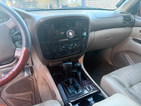 Used 2001 Toyota Land Cruiser image 15