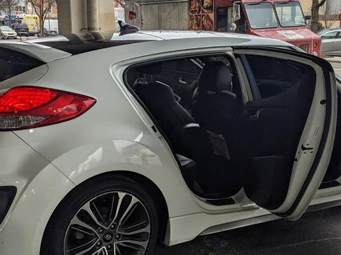 Used 2016 Hyundai Veloster Turbo w/ Option Group 04 image 2