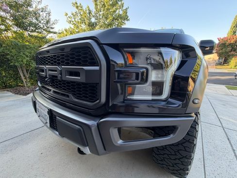 Used 2019 Ford F150 Raptor w/ Equipment Group 802A Luxury AWD/4WD image 6