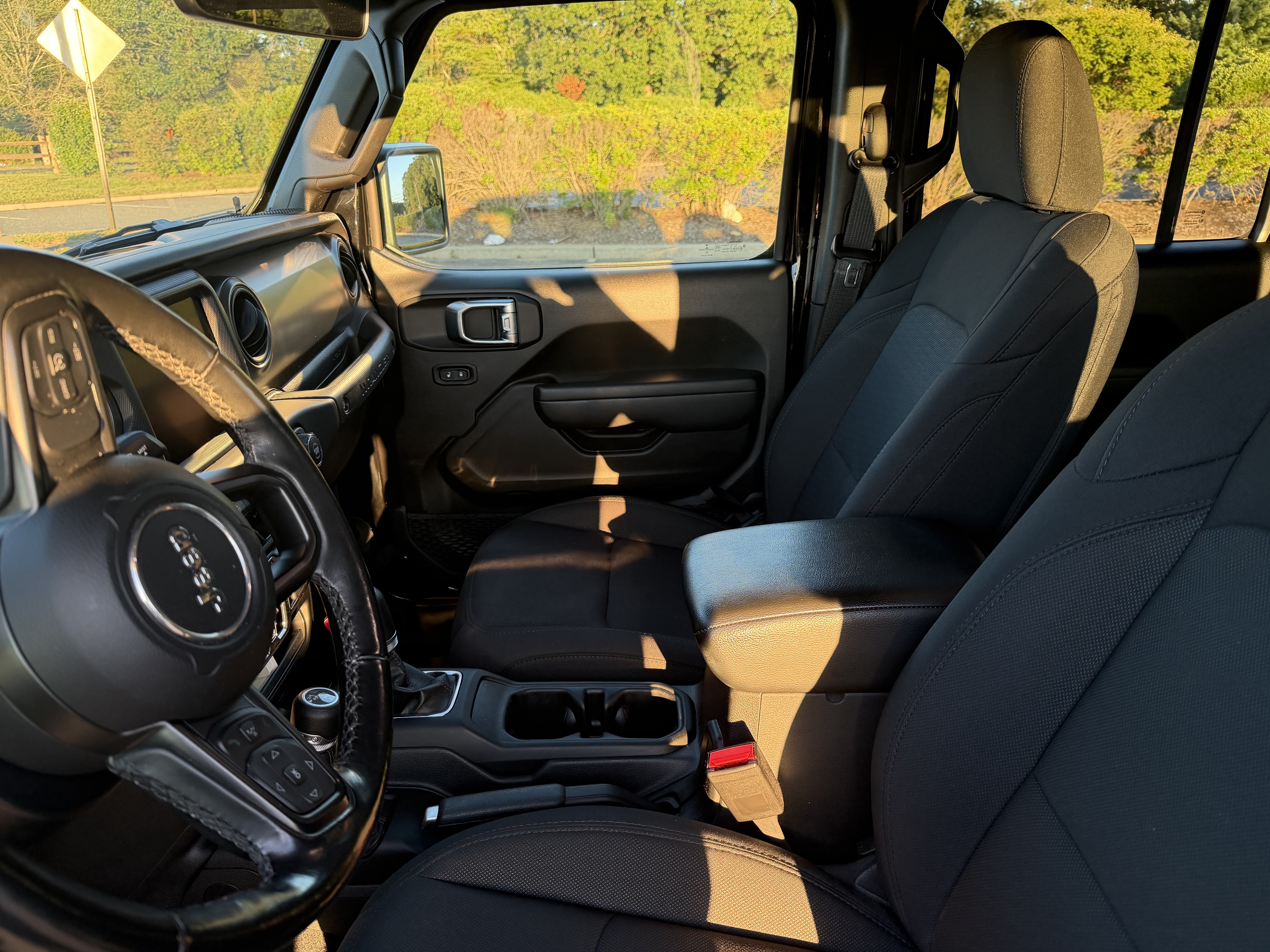 Used 2022 Jeep Wrangler Unlimited Sport AWD/4WD image 12