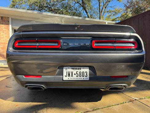 Used 2015 Dodge Challenger R/T w/ Quick Order Package 22B R/T image 2