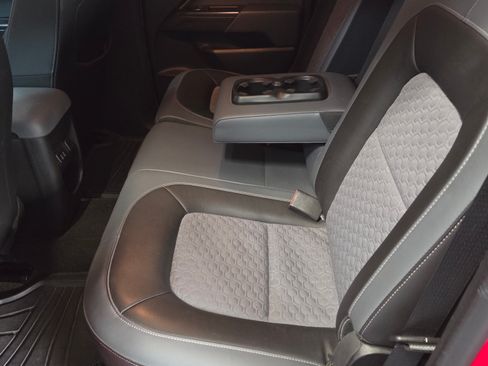 Used 2016 Chevrolet Colorado Z71 image 12