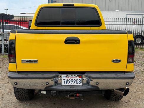 Used 2006 Ford F250 Lariat image 4