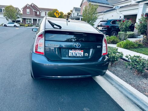 Used 2013 Toyota Prius Four image 1