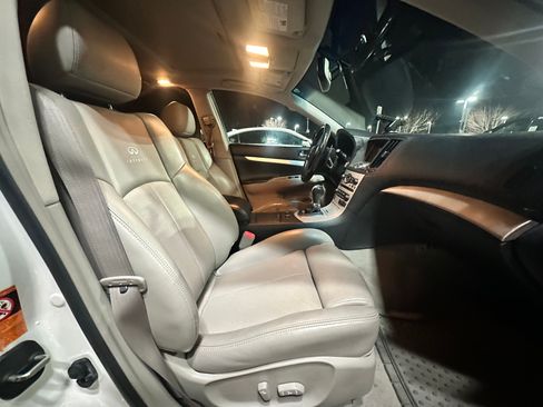 Used 2009 INFINITI G37 Journey w/ Premium Pkg image 10
