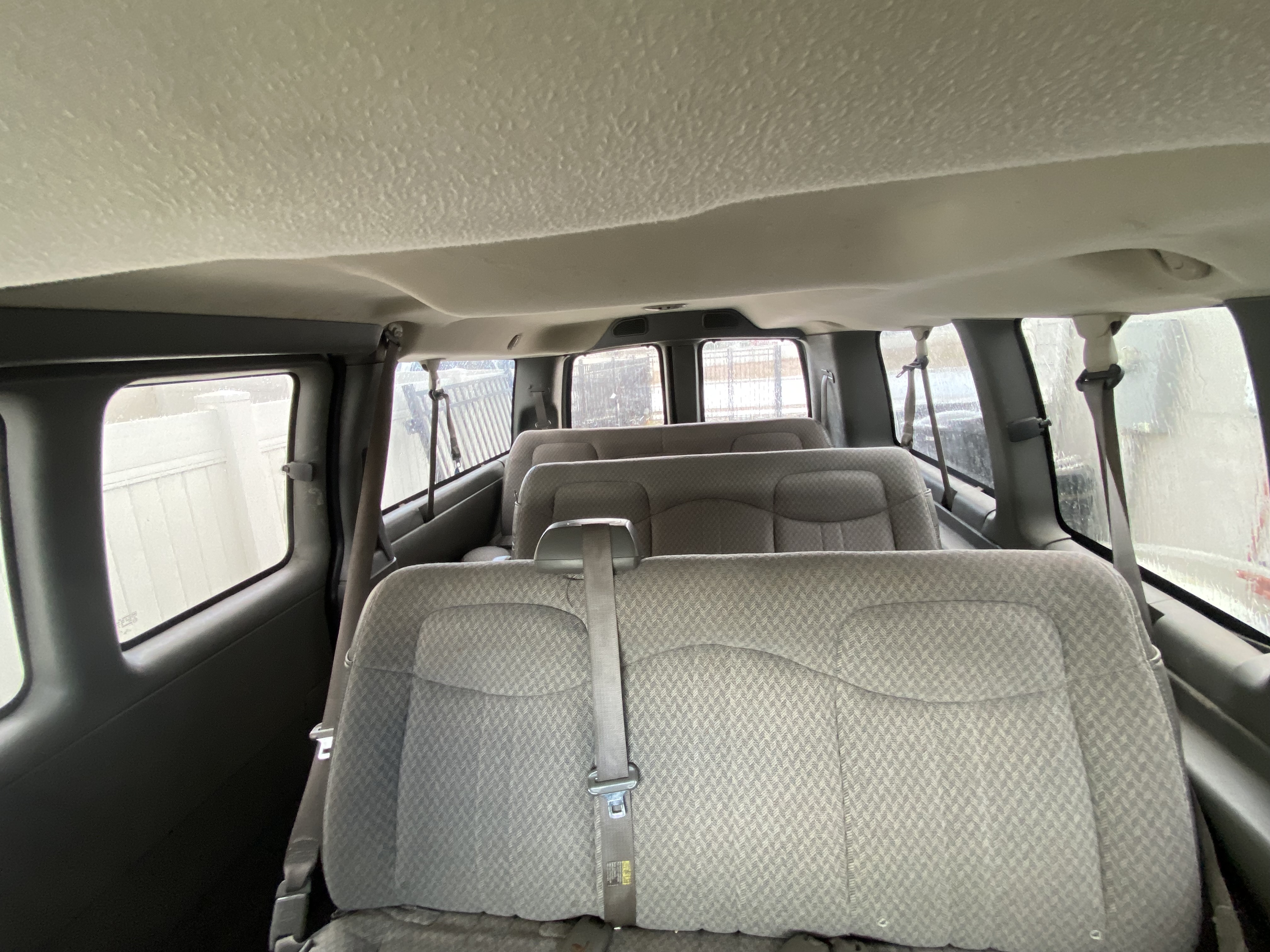 Used 2006 Chevrolet Express 3500 Passenger w/ LT Preferred Equipment Group RWD image 12