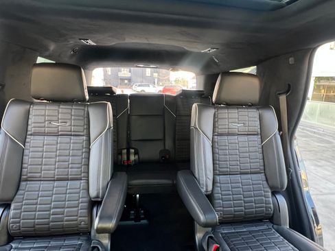 Used 2023 Cadillac Escalade Sport Platinum w/ LPO, ONYX Package AWD/4WD image 23