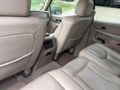 Used 2004 Chevrolet Tahoe LT w/ LT Preferred Equipment Group AWD/4WD image 11