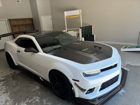 Used 2015 Chevrolet Camaro ZL1 RWD image 1