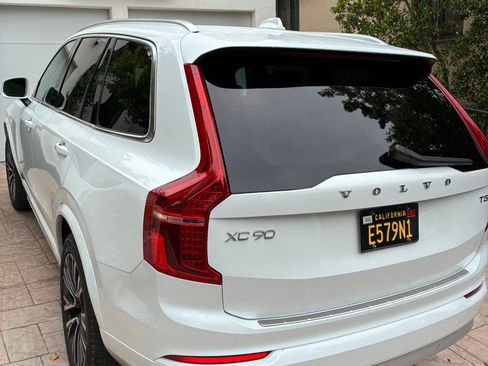 Used 2022 Volvo XC90 T5 Momentum w/ Advanced Package FWD image 5