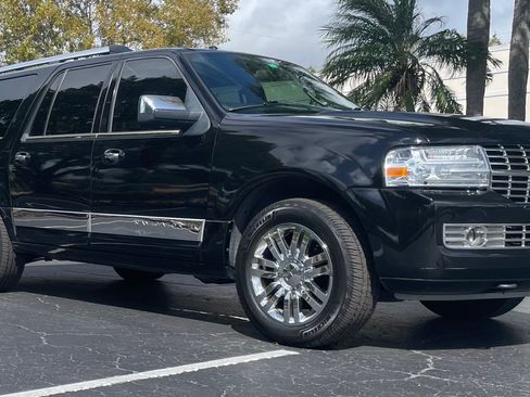 Used 2008 Lincoln Navigator L 2WD image 1
