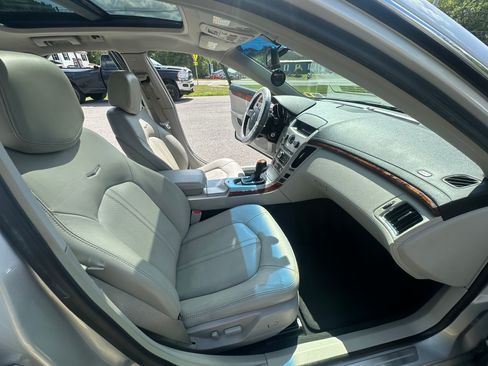 Used 2010 Cadillac CTS Luxury RWD image 20