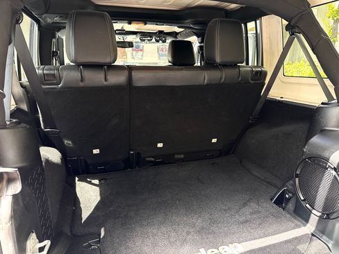 Used 2014 Jeep Wrangler Unlimited Sahara w/ Max Tow Package image 15