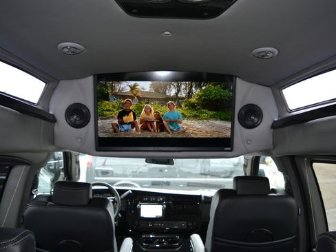 Used 2022 Chevrolet Express 2500 Extended w/ Enhanced Convenience Package image 14