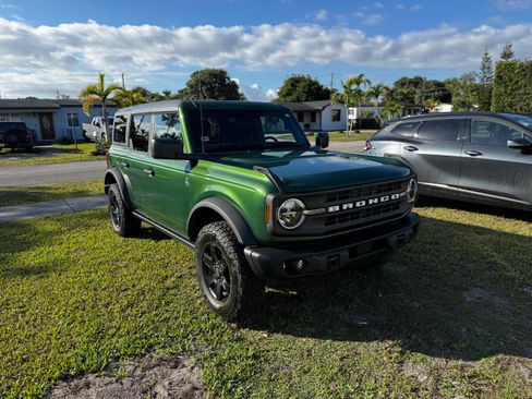 Used 2024 Ford Bronco Black Diamond image 1
