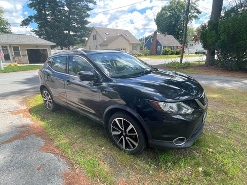 Used 2019 Nissan Rogue Sport SL w/ Premium Package AWD/4WD image 1
