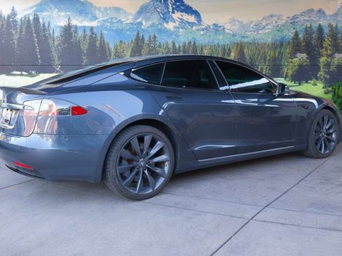 Used 2017 Tesla Model S 75 RWD image 2