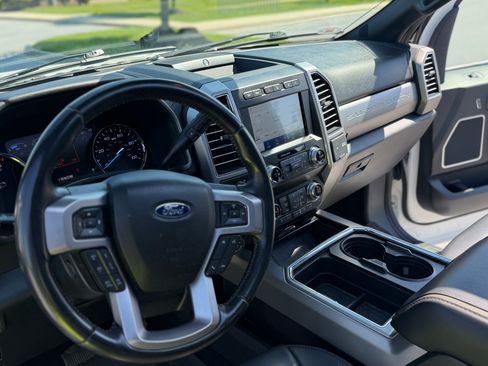 Used 2020 Ford F250 Platinum w/ Tremor Off-Road Package AWD/4WD image 16