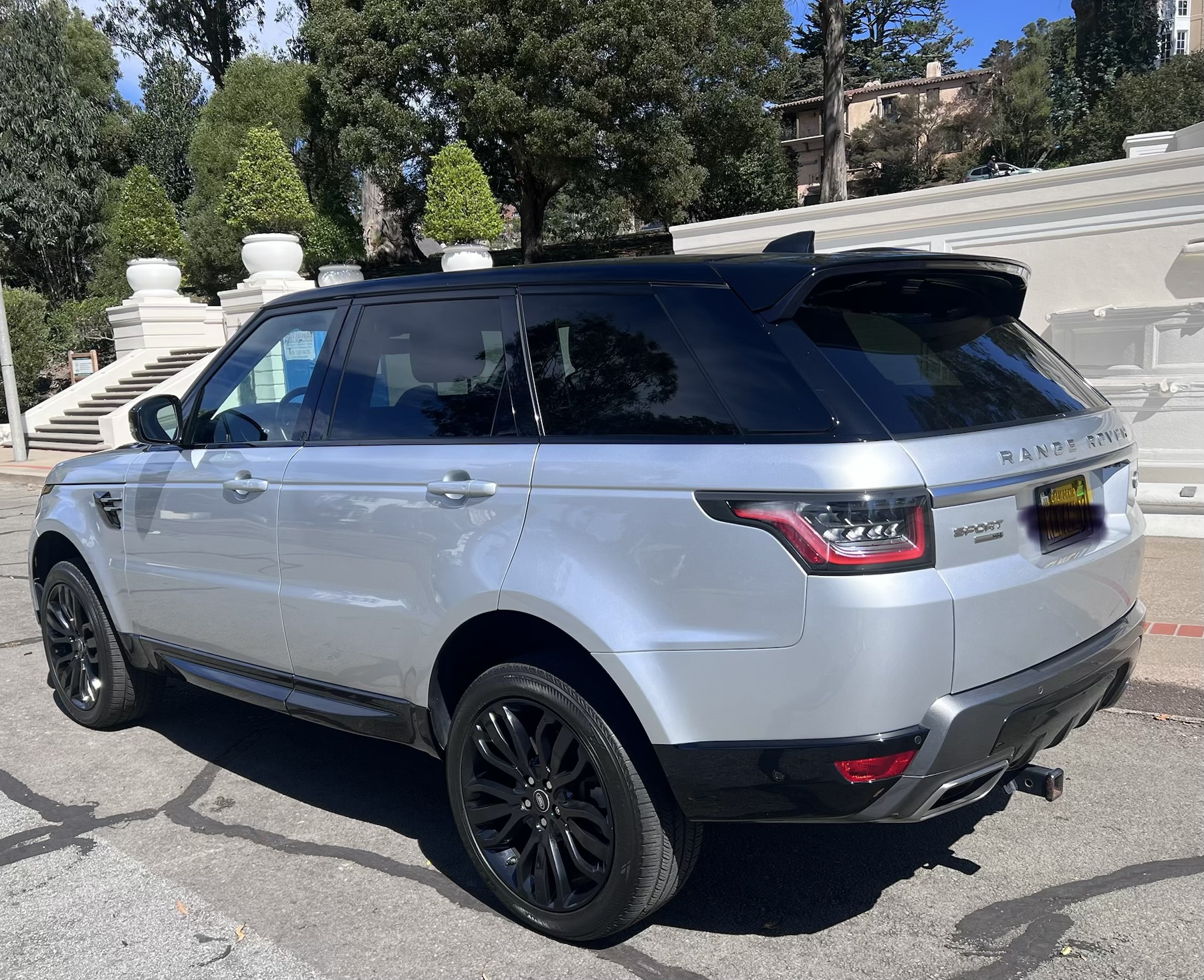 Used 2019 Land Rover Range Rover Sport HSE AWD/4WD image 4