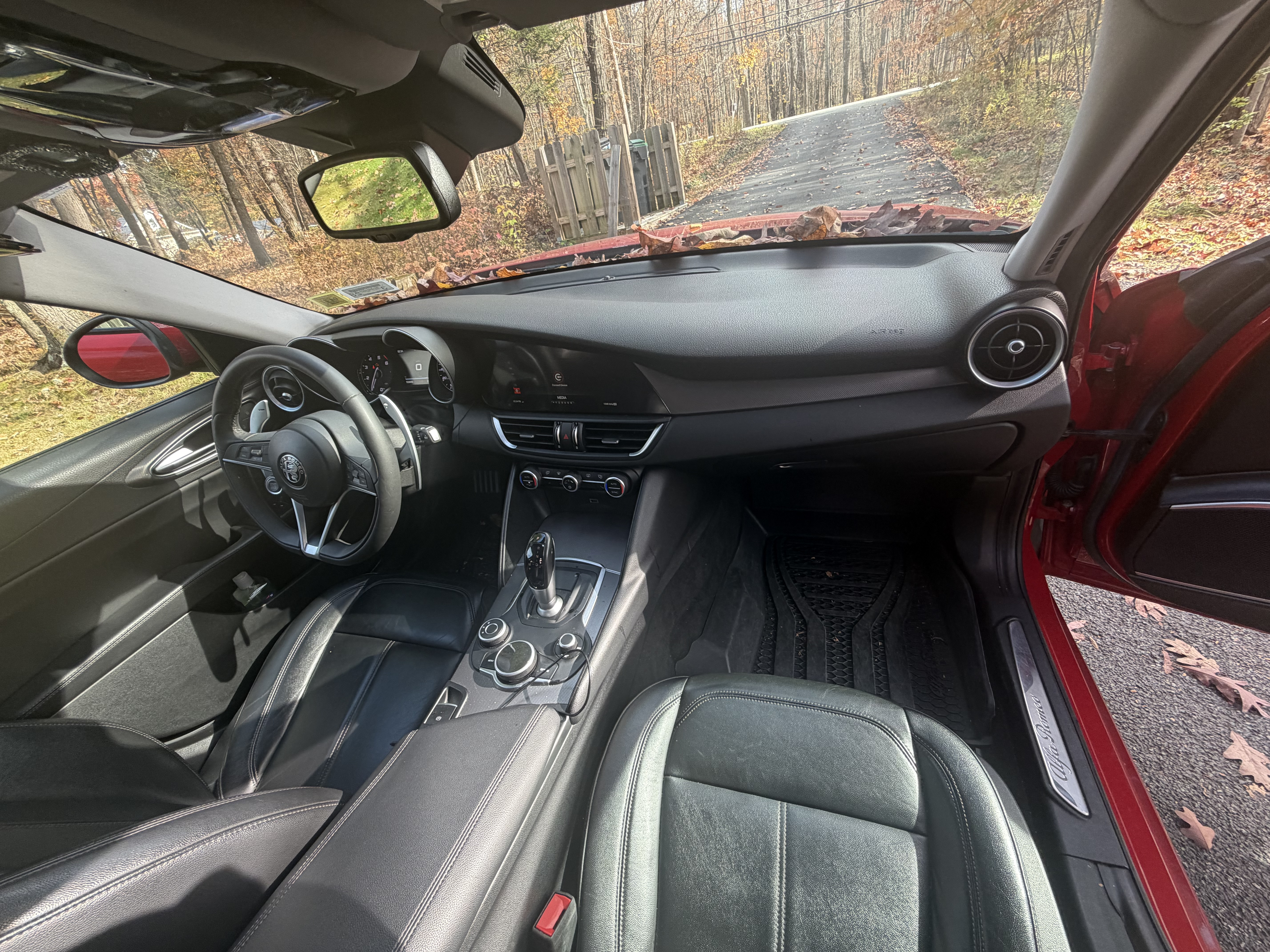Used 2017 Alfa Romeo Giulia AWD w/ Sport Appearance Package image 15