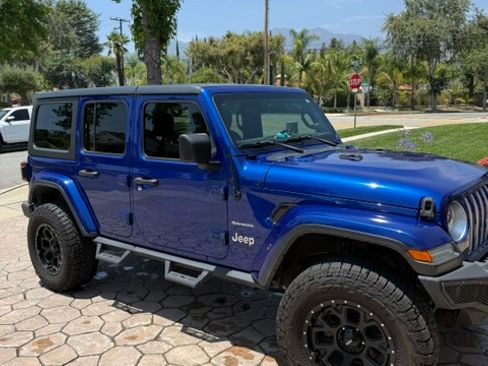 Used 2018 Jeep Wrangler Unlimited Sahara AWD/4WD image 9