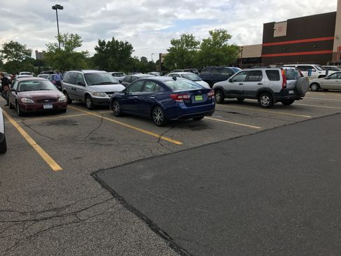 Used 2017 Subaru Impreza 2.0i Limited w/ Moonroof/BSD & Rcta/Eyesight image 9