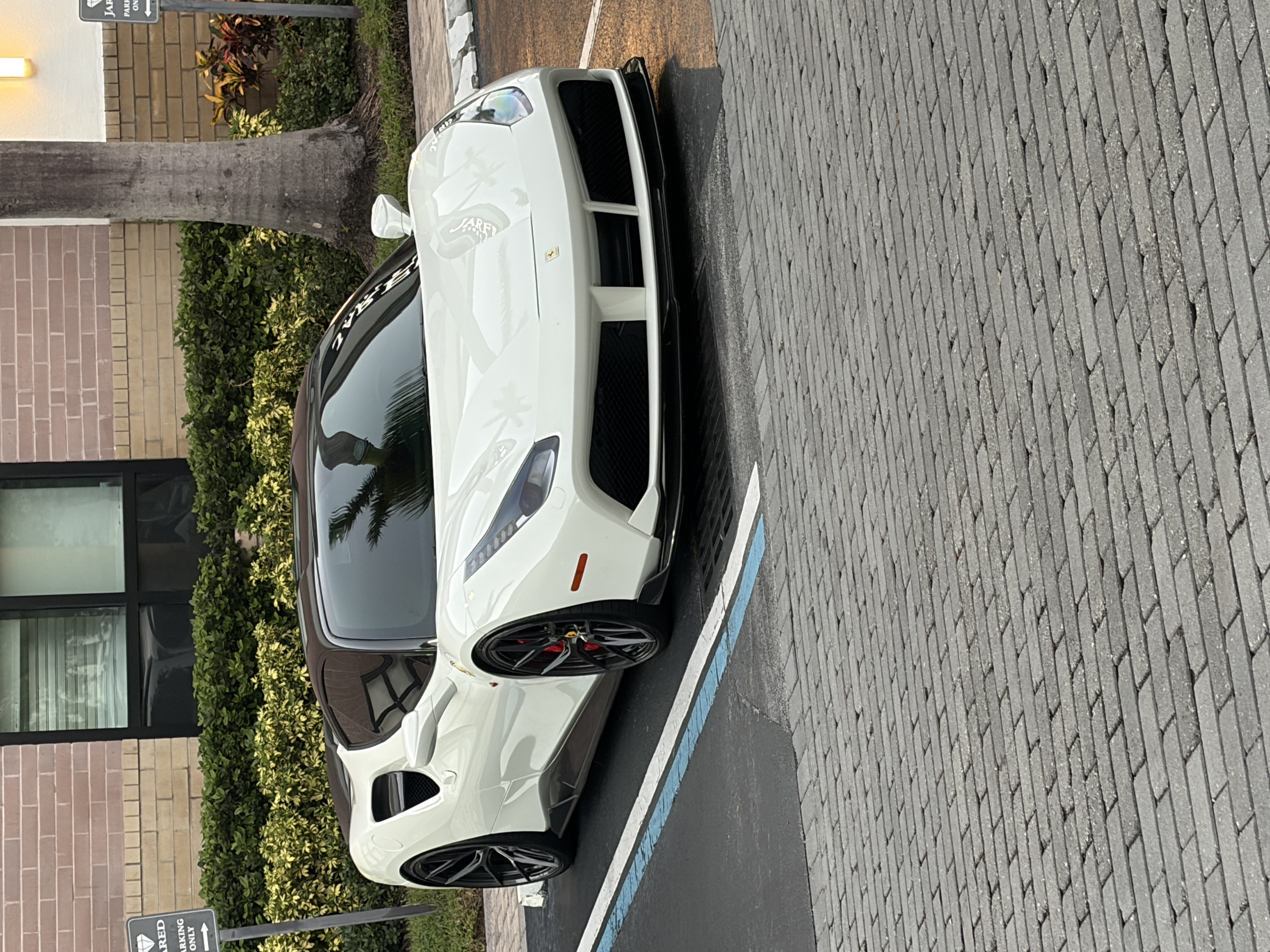 Used 2018 Ferrari 488 GTB RWD image 2