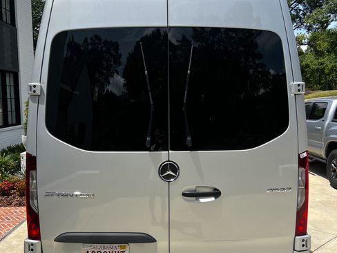 Used 2024 Mercedes-Benz Sprinter 2500 image 4