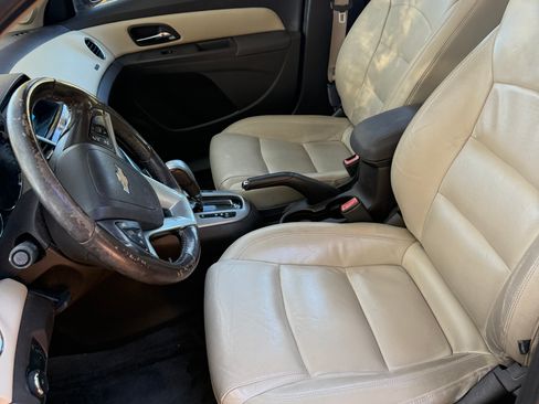 Used 2012 Chevrolet Cruze LT w/ RS Package image 9