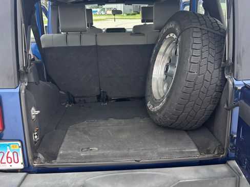 Used 2010 Jeep Wrangler Unlimited Sport AWD/4WD image 13