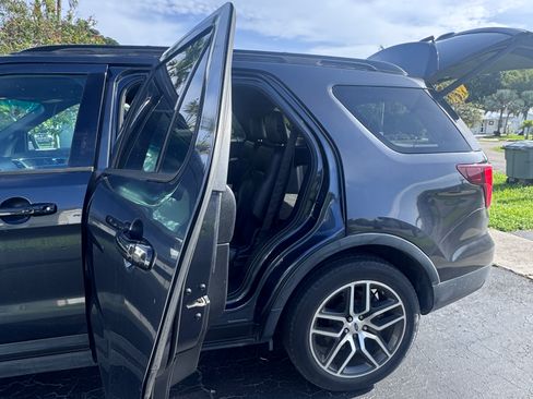 Used 2017 Ford Explorer Sport w/ Equipment Group 401A AWD/4WD image 2