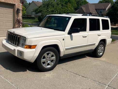 Used 2007 Jeep Commander Limited image 3