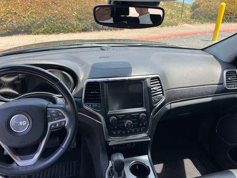 Used 2017 Jeep Grand Cherokee Summit w/ Platinum Appearance Package image 11